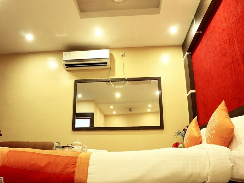 Oyo 1058 Hotel Royal Garden