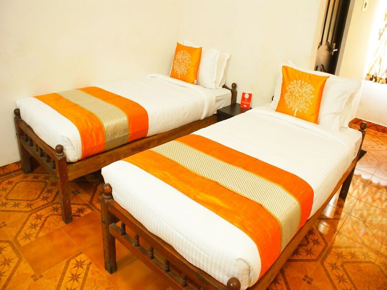 Hotel Oyo 9902 Nedumparambil Residency