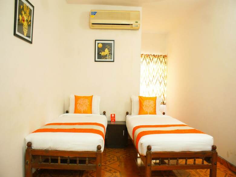 Hotel Oyo 9902 Nedumparambil Residency