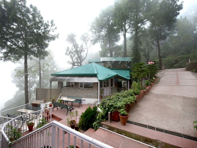 Hotel Oyo 9660 Blossom Resort