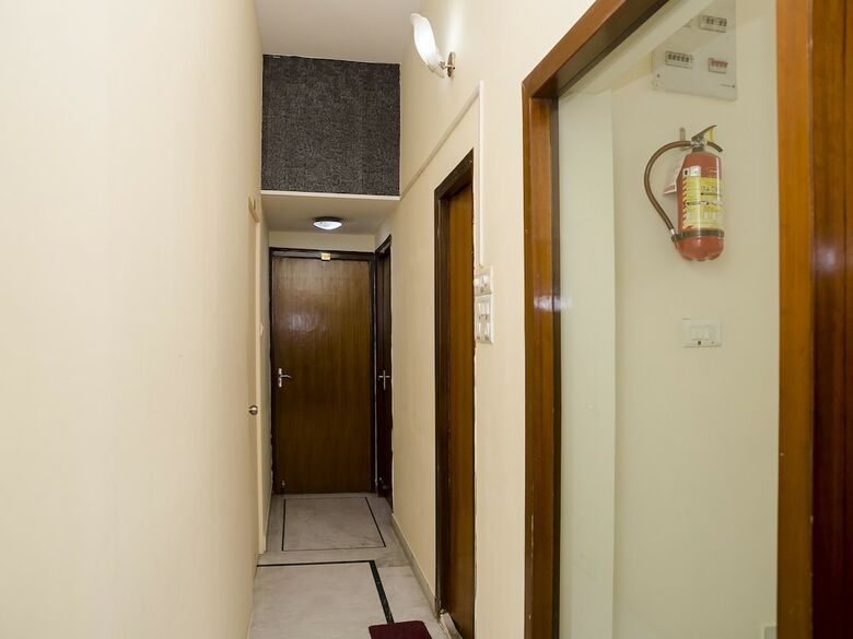 Hotel Oyo 9315 Maple Comfort