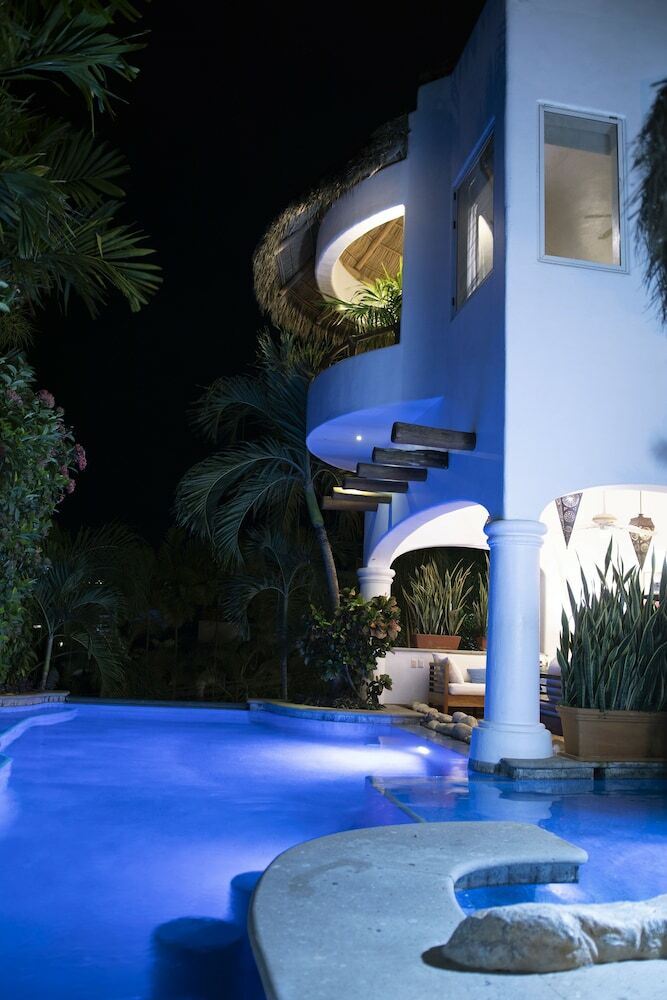 Mi Otra Casa - Adults Only