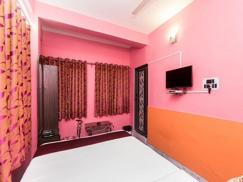 Hotel Oyo 9312 Bharat Apartment