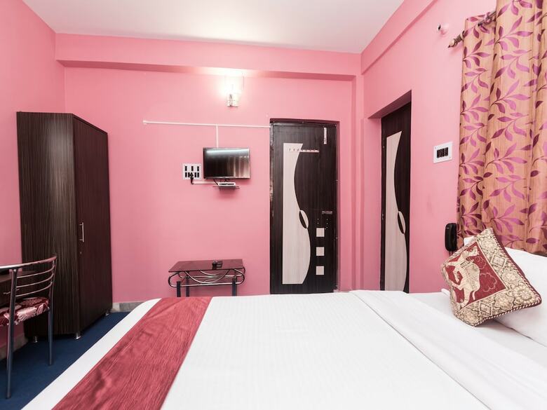 Hotel Oyo 9312 Bharat Apartment