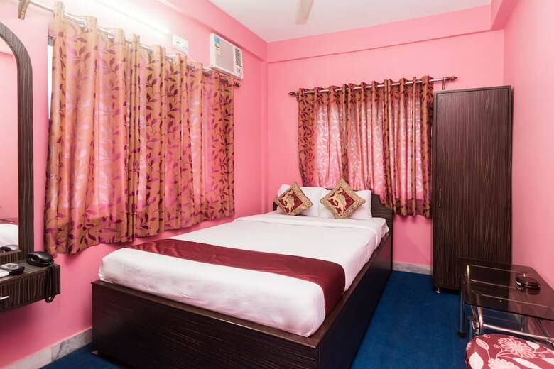 Hotel Oyo 9312 Bharat Apartment