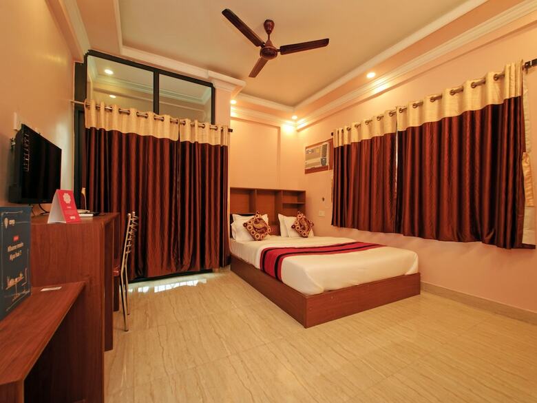 Hotel Oyo 8471 Sushama Accommodations Newtown