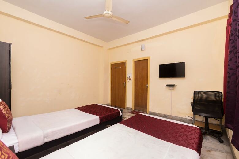 Hotel Oyo 9220 Near Salt Lake Sector 1