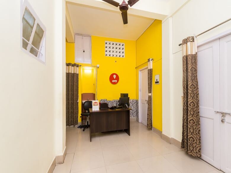 Hotel Oyo 9181 Aakash Ganga 2