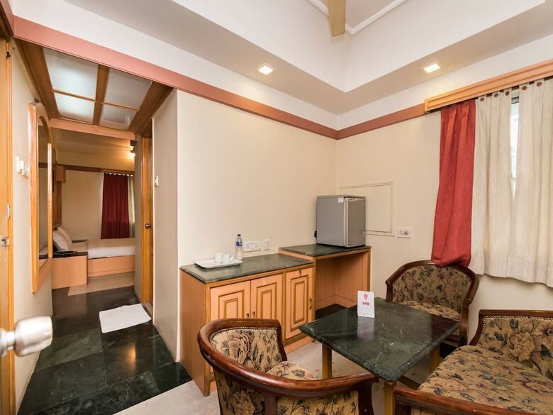 Oyo 9182 Kings Crown Hotel