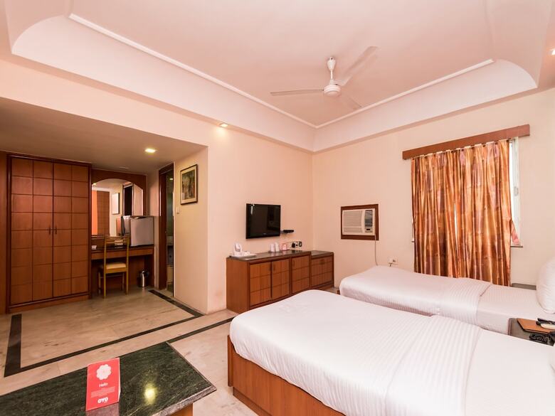 Oyo 9182 Kings Crown Hotel