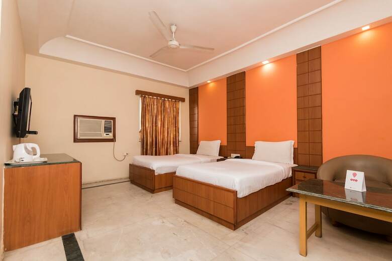 Oyo 9182 Kings Crown Hotel