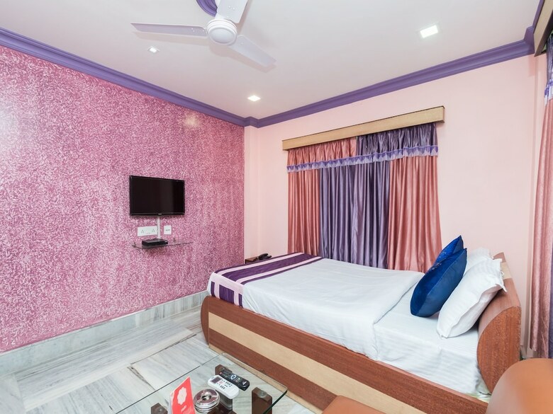 Hotel Oyo 10079 Rainbow Guest House