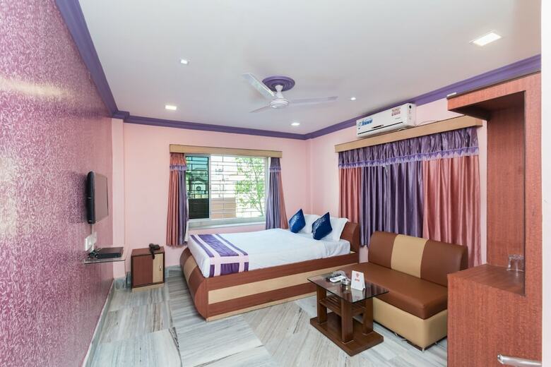 Hotel Oyo 10079 Rainbow Guest House