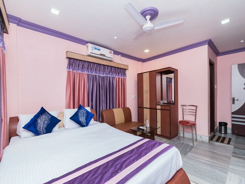 Hotel Oyo 10079 Rainbow Guest House