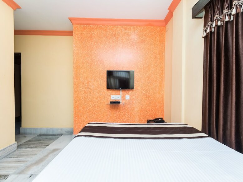Hotel Oyo 10079 Rainbow Guest House