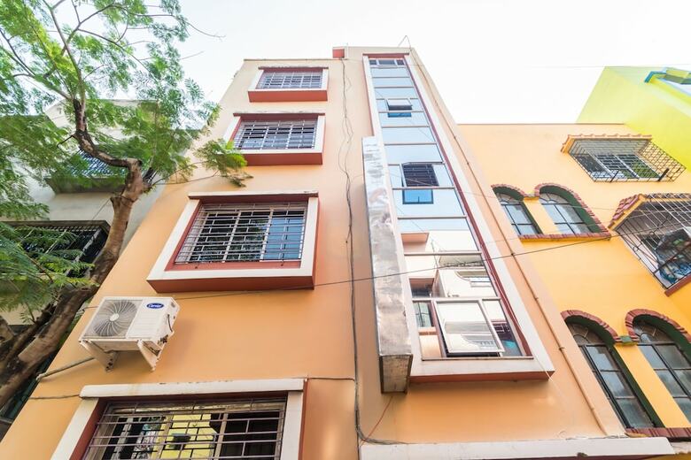 Hotel Oyo 10079 Rainbow Guest House