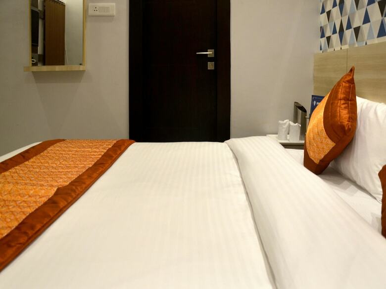 Oyo 7044 Hotel Megha