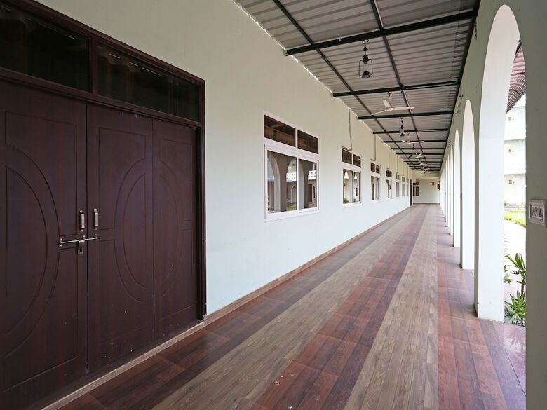 Hotel Oyo 10104 Radhika Resort
