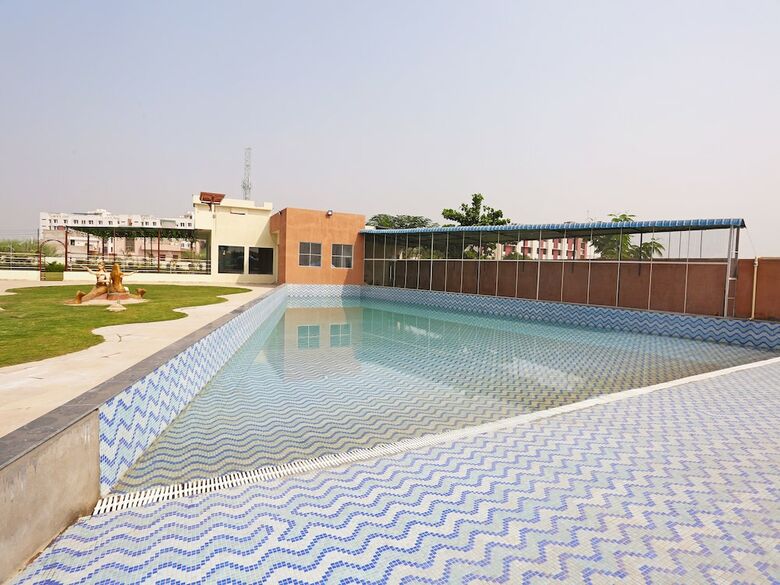 Hotel Oyo 10104 Radhika Resort