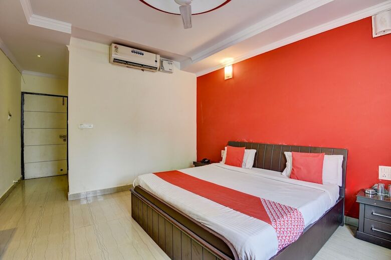 Oyo 4073 Hotel Esskay