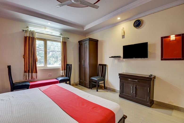 Oyo 4073 Hotel Esskay