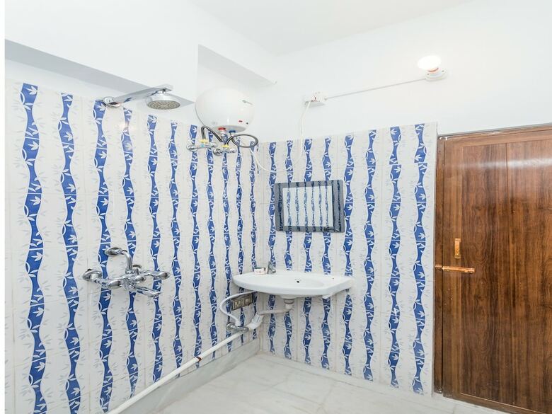 Hotel Oyo 10246 New Silver Inn