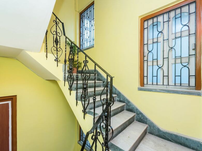 Hotel Oyo 10246 New Silver Inn