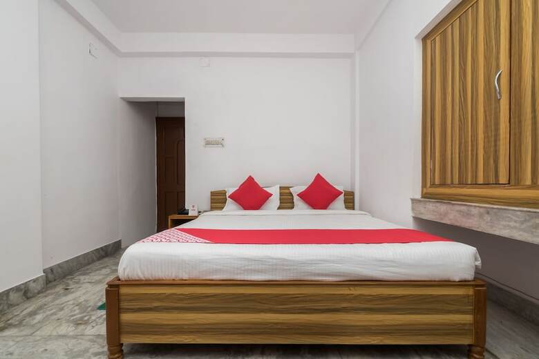 Hotel Oyo 10246 New Silver Inn