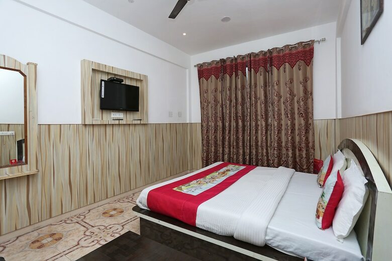 Oyo 5239 Hotel Satya Shree
