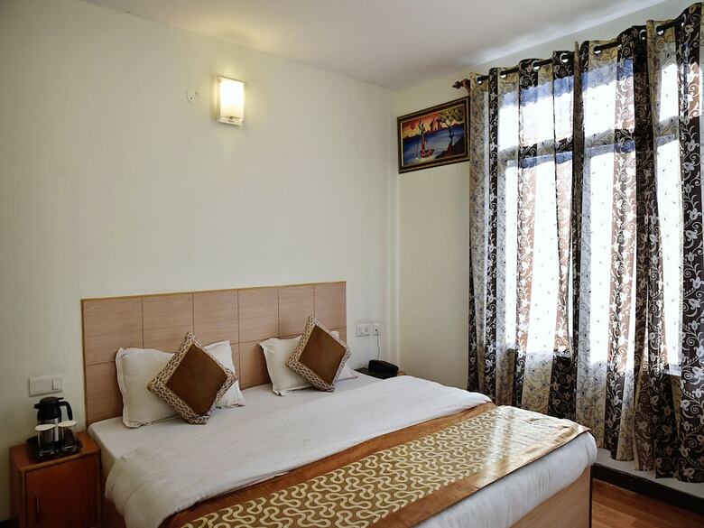 Oyo 3506 Hotel Him Shakti