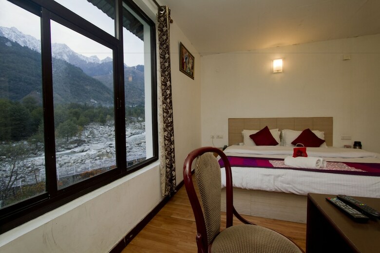 Oyo 3506 Hotel Him Shakti