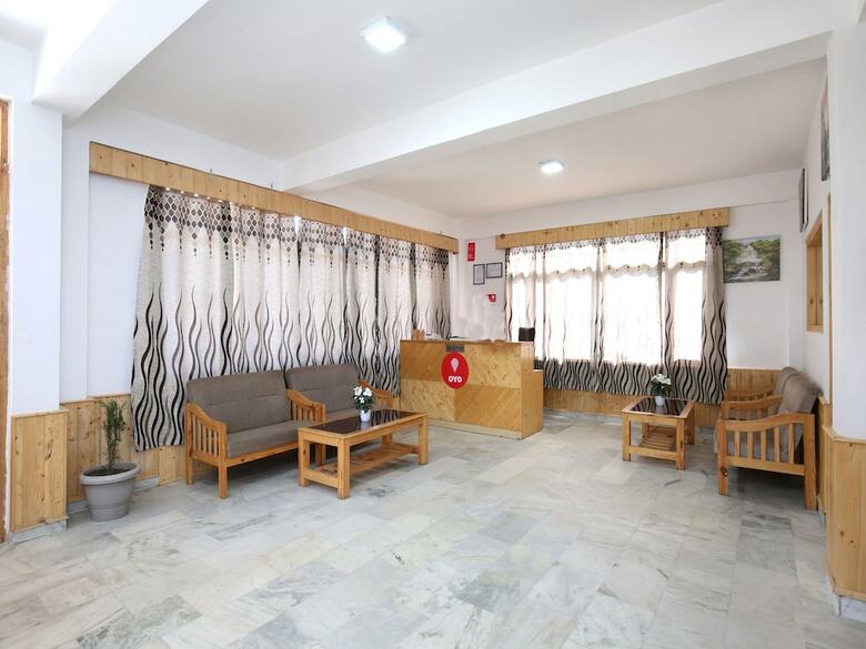 Hotel Oyo 9995 Manali Plaza