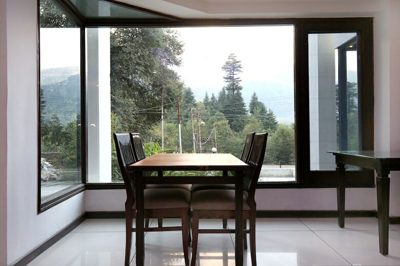 Oyo 10109 Hotel River Regency