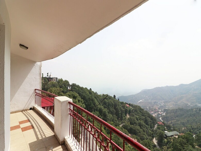 Hotel Oyo 9735 Vasant Palace