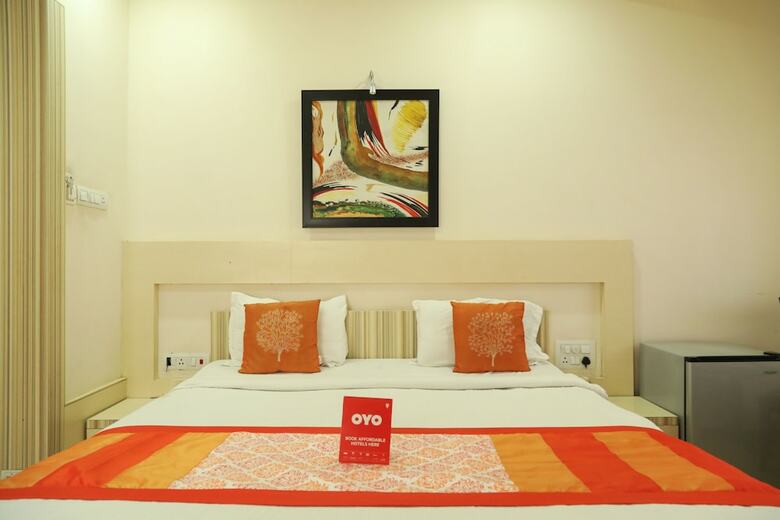 Oyo 6433 Hotel Check Inn