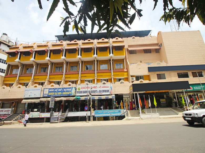 Oyo 9610 Hotel Mb International