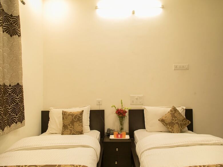 Hotel Oyo 9023 Dwarka Inn