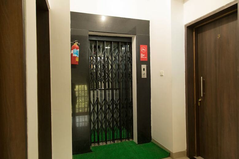 Hotel Oyo 9397 Ss House