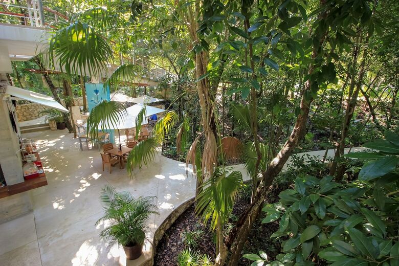 Stunning Home With Plunge Pool And Rooftop By Olahola