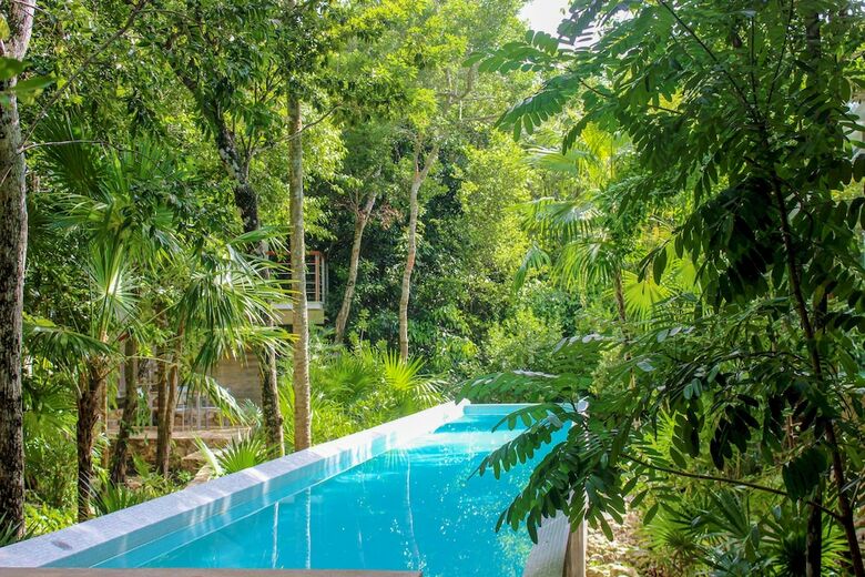 Stunning Home With Plunge Pool And Rooftop By Olahola