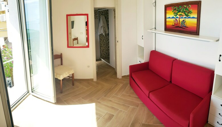 Amalfi Hills Country Hotel