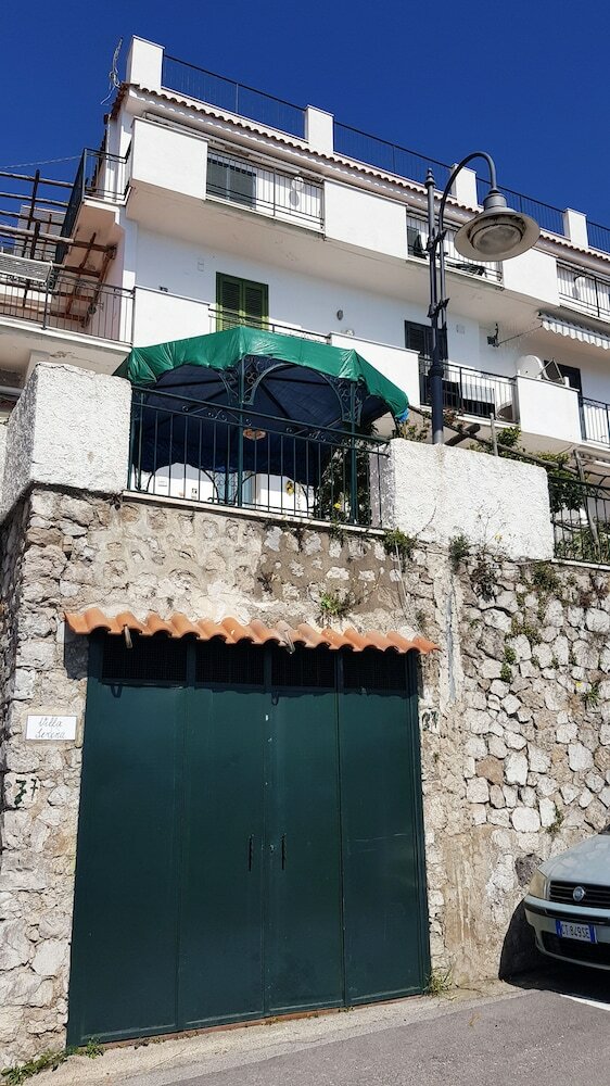 Amalfi Hills Country Hotel