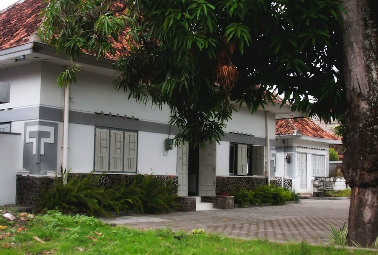 Bed & Breakfast Ndalem Mantrigawen