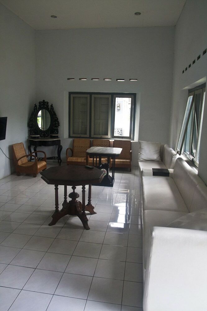 Bed & Breakfast Ndalem Mantrigawen