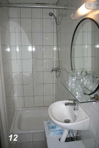 Hotel-pension "alte Schule"