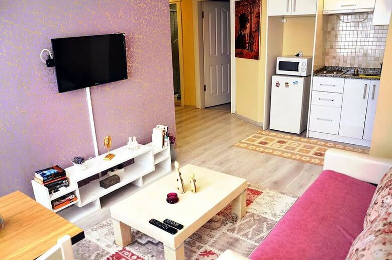 Hostal Evin Suites