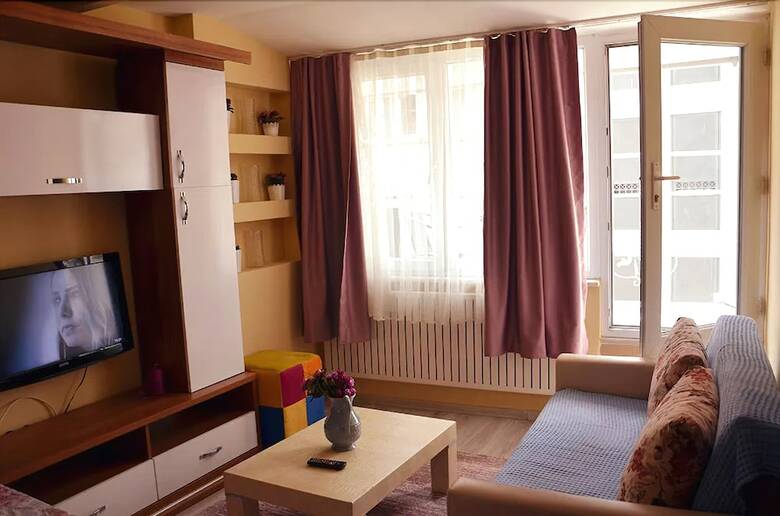 Hostal Evin Suites