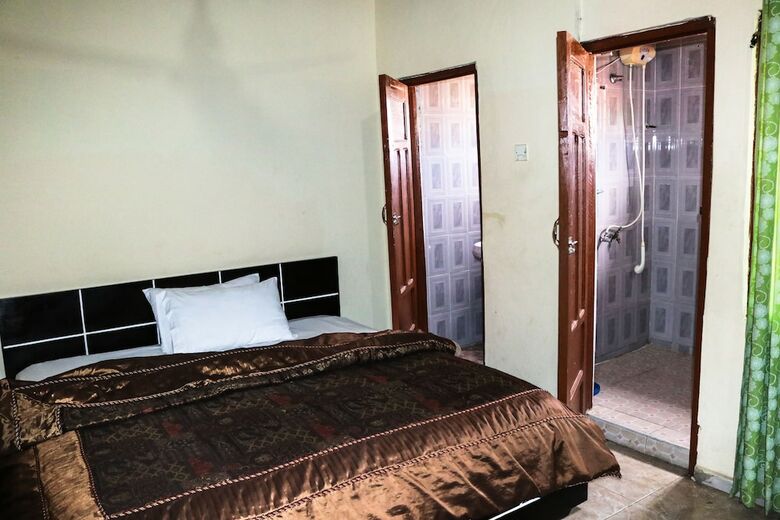 Vis-a-vis Hotel
