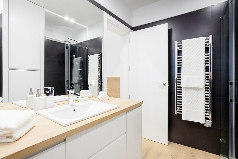 Malasa�a Apartments By Flatsweethome