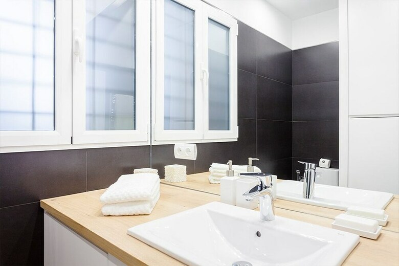 Malasa�a Apartments By Flatsweethome